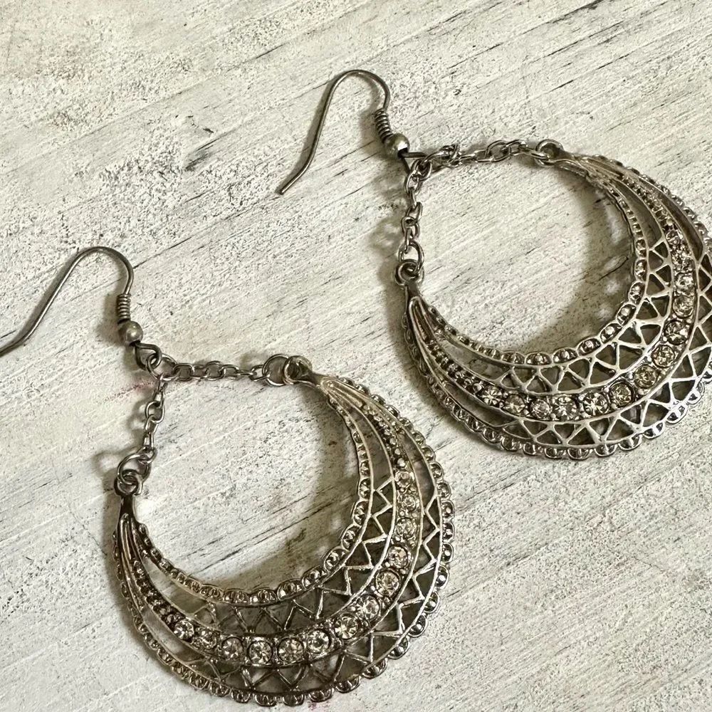 Silver tone rhinestone drop earrings